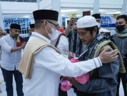 Sulkarnain Kadir Safari Ramadan di Masjid Al – Alam Kendari