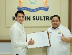 Anton Timbang Serahkan SK Pengurus Kadin Konawe dan Baubau