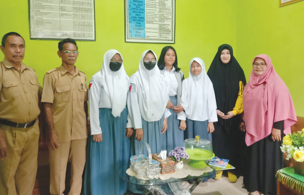 SMAN 10 Kendari Juara Debat Biologi UHO