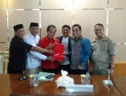 Dua Calon Wakil Bupati Koltim Diserahkan ke Pemkab