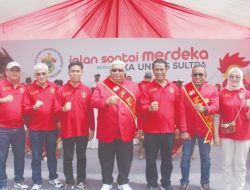Ketua IKA Unhas Amran Sulaiman Jalan Santai Bersama Ribuan Peserta di Sultra, Gubernur Ali Mazi dan Sejumlah Pejabat Turut Hadir