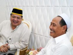 Sambangi Pesantren Zainul Hasan, Airlangga Hartarto Minta Warga Ponpes Doakan Ekonomi Indonesia Membaik