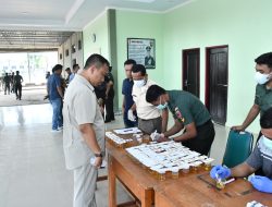 Prajurit TNI dan PNS Korem Jalani Tes Urine