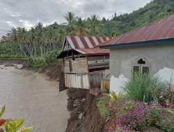 Aliran Sungai di Kolut Meluap : Jembatan Putus, Satu Unit Rumah Hanyut