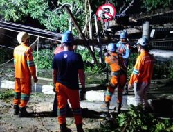 114 Ribu Pelanggan PLN Terdampak Cuaca Ekstrem