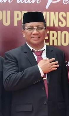 Ketua KPU Sultra, Azril