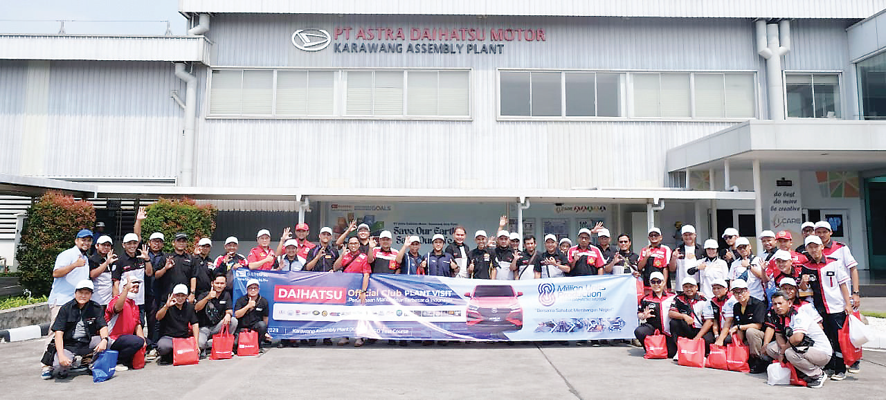 Foto bersama peserta Sahabat Club di Pabrik Perakitan bertajuk Daihatsu Official Club Plsnt Visit. (ADM FOR KENDARI POS)