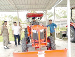 Kelompok Tani di Mubar Diberi Alsintan