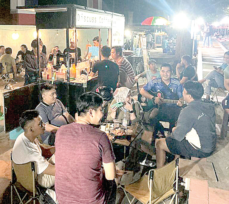 Suasana Discuss Coffee. (Ewin Endang Sahputri/Kendari Pos)