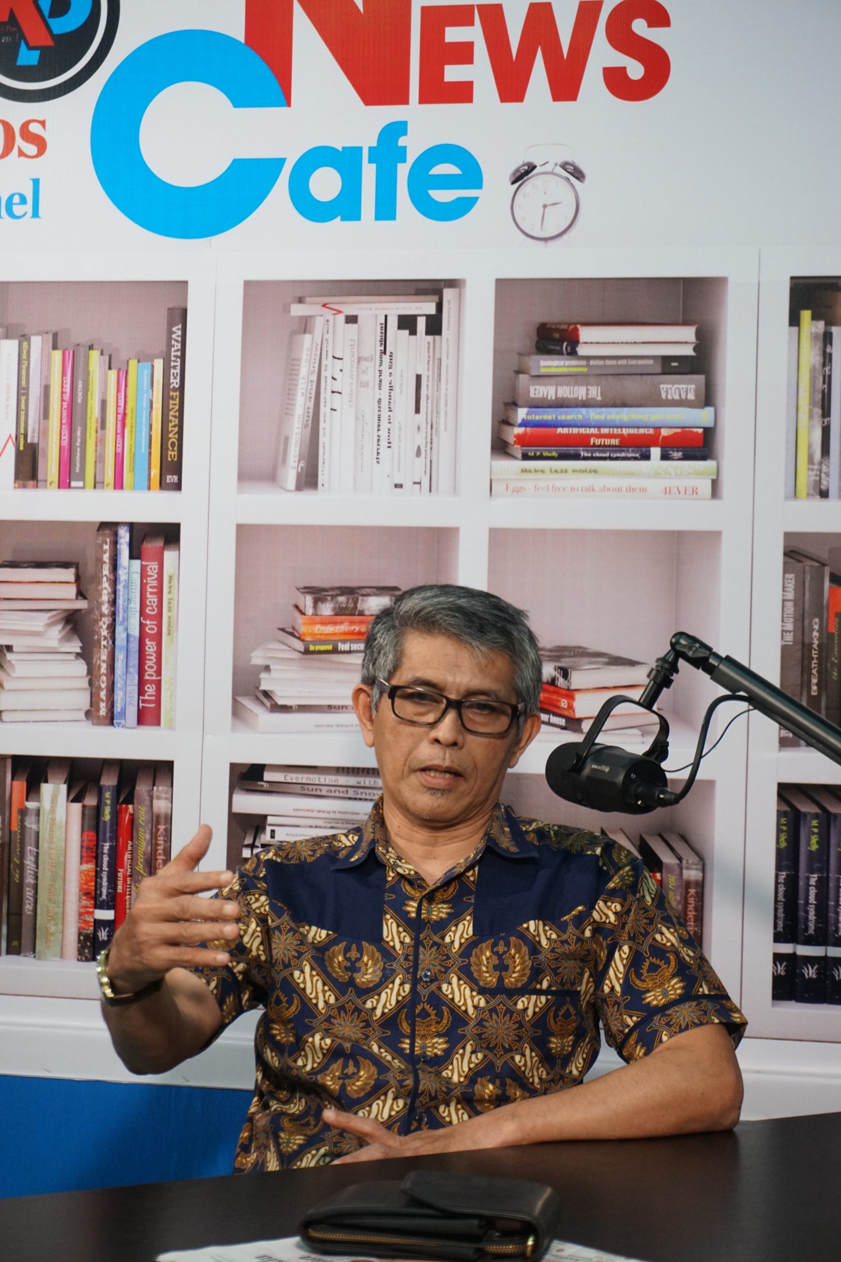 Prof. Eka Suaib