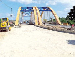 Pengerjaan Jembatan Kuning Hampir Rampung