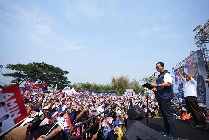 Anies Baswedan menghadiri acara bertajuk ‘Babarengan Keur Perubahan’ di Lapangan Sepakbola Warung Awi Kecamatan Cililin, Kabupaten Bandung Barat, Minggu (8/10/2023). (IST)