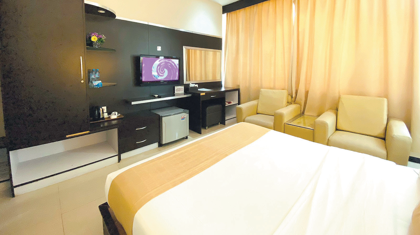 Salah satu type kamar yang ditawarkan dengan harga terjangkau dengan fasilitas terbaik adalah superior room. (HOTEL ZAHRA SYARIAH KENDARI)