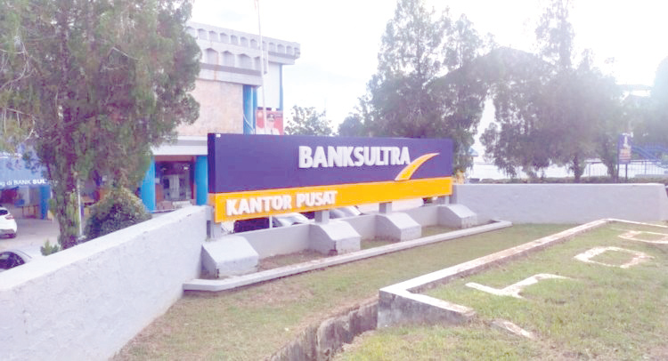 IZIN QRIS : Bank Sultra mendapatkan lampu hijau dari Bank Indonesia terkait penerapan Quick Response Code Indonesian Standar (QRIS) pada setiap transaksinya. (AGUS SETIAWAN/KENDARI POS)