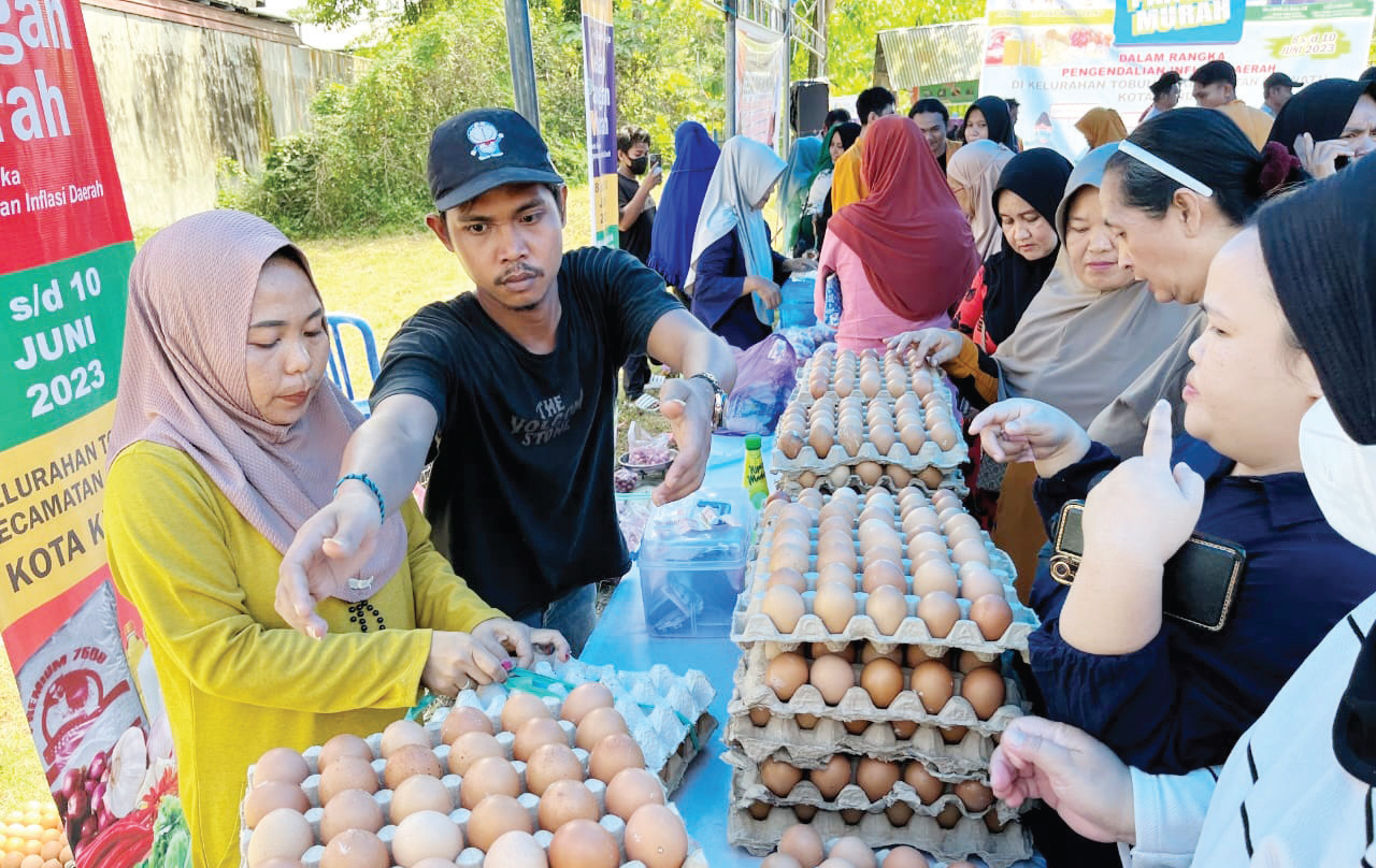 Suasana pasar murah yang digelar di Kota Kendari beberapa waktu lalu. (DOK. Kendari Pos)