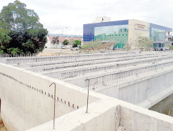 Girder Jembatan Mulai Dipasang