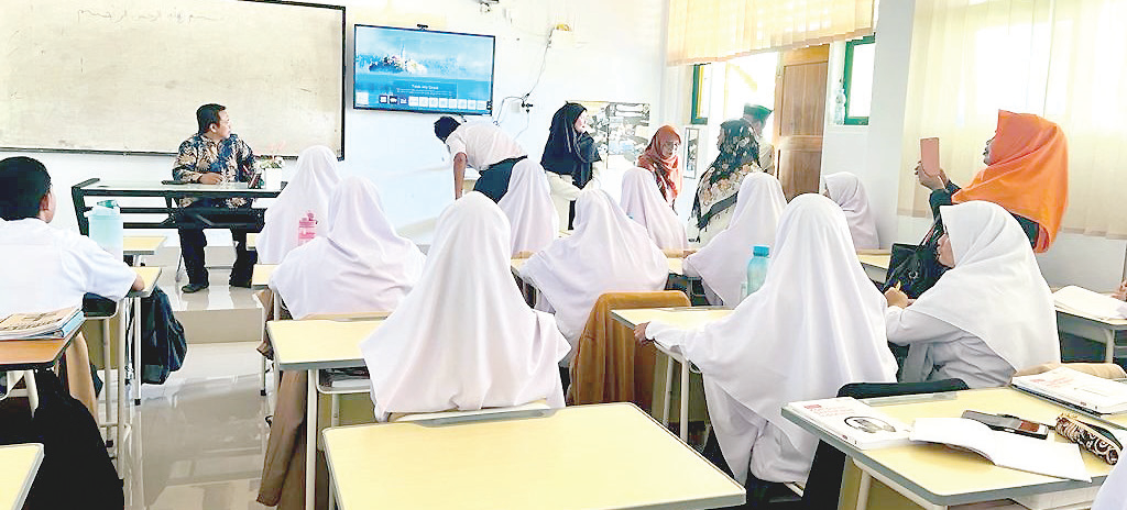 Suasana pembelajaran digital di MAN 1 Kendari. (Ewin Endang Sahputri/Kendari Pos)