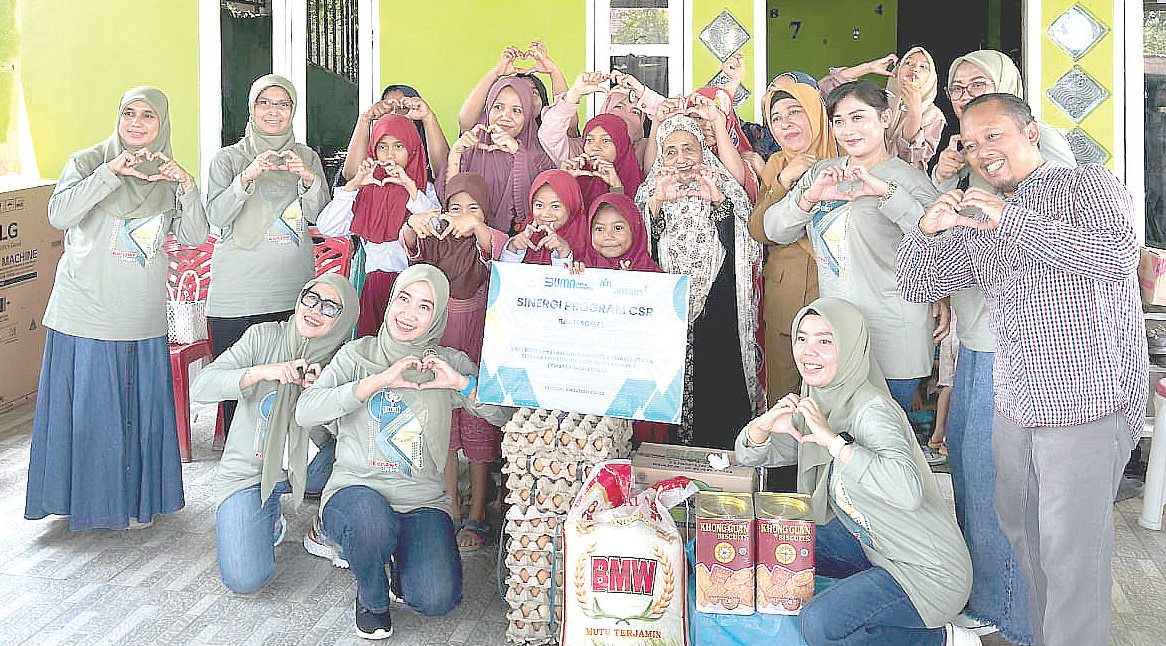 PT.Antam Tbk UBPN Konut bersama pengurus Persatuan Wanita Aneka Tambang (PWAT) menggelar bakti sosial (baksos) dengan berbagi bantuan dan santunan di Sekolah Luar Biasa (SLB) Negeri 1 Kendari dan Panti Asuhan Al Amin di Kendari, kemarin.(IST)