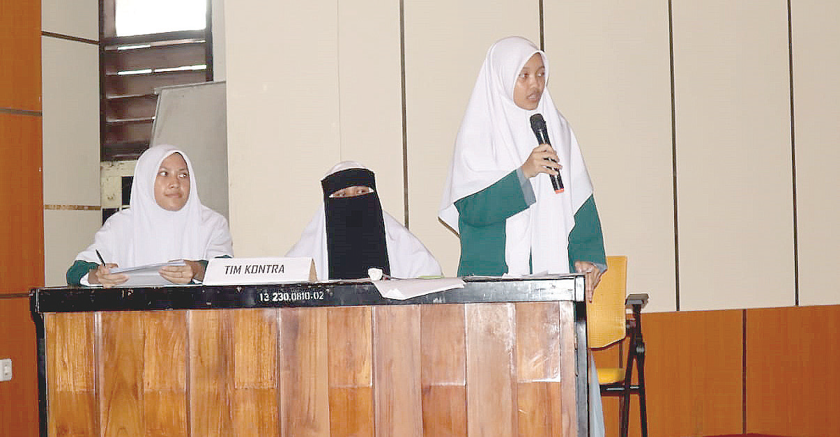 Suasana lomba debat yang diikuti SMA Insan Mandiri Al-Masrur Kendari. SMA Insan Mandiri Al- Masrur Kendari