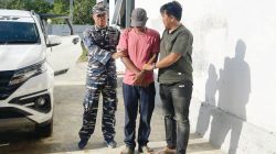 TANGKAP : Anggota TNI menggagalkan peredaran sabu di Desa Pamantoro, Kecamatan Mataokeo Bombana. Dari tangan pelaku, diamanahkan sabu seberat 2,5 gram (ISTIMEWA)