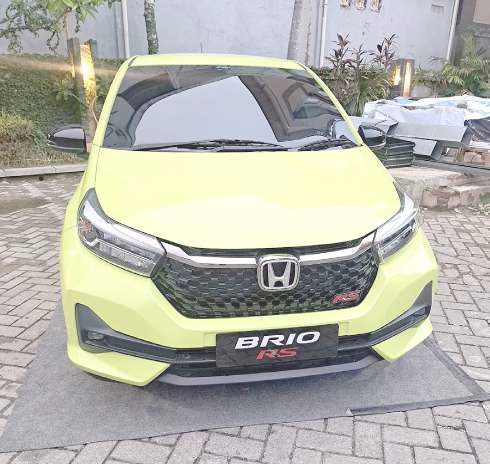Honda Brio yang bisa dicicil dengan uang muka Rp 7 juta hanya di HCGP Kendari.