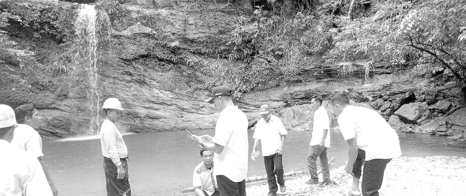 KEMBANGKAN DESTINASI : Salah satu potensi wisata air terjun di Desa Matapila, Kecamatan Lasolo yang sedang dikembangkan oleh Pemdes setempat. (HELMIN TOSUKI/KENDARI POS)