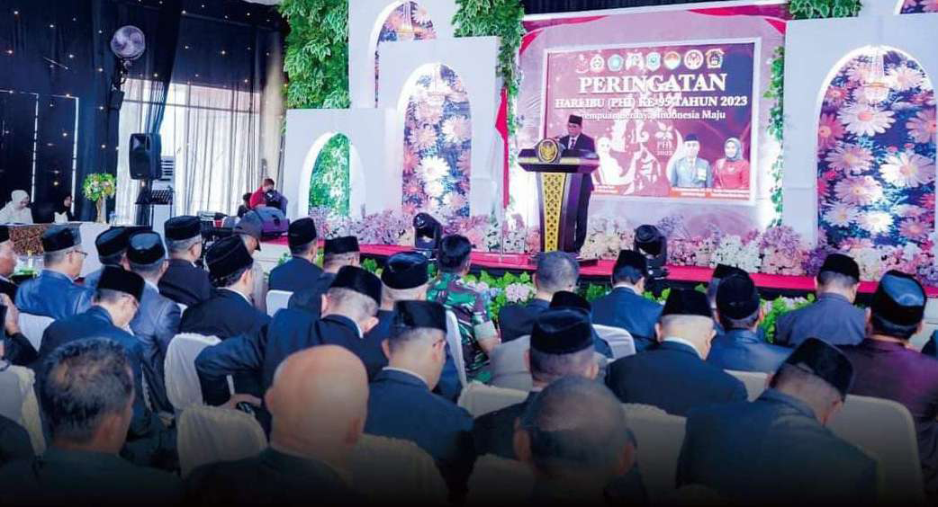 Pj Bupati Buteng Andi Muhammad Yusuf saat memberikan sambutan pada peringatan Hari Ibu.