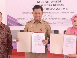 Asmawa Berbagi Ilmu di Universitas Lakidende