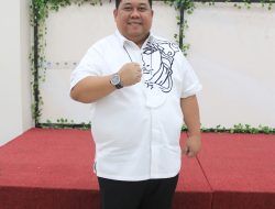 Anton Timbang Undang Presiden