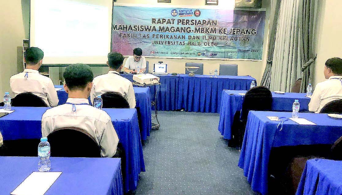 Mahasiswa FPIK UHO saat mengikuti selesai magang di luar negeri. (FPIK UHO FOR KENDARI POS)