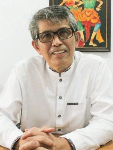 Dekan Fisip UHO, Prof. Dr. Eka Suaib, M.Si