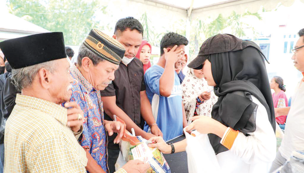 Suasana pasar murah yang dilaksanakan di Kota Kendari beberapa waktu lalu.