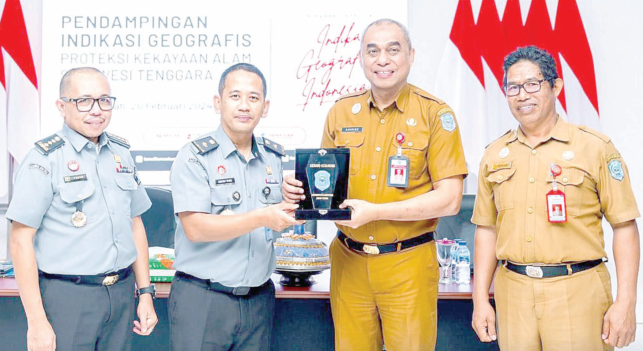 POTENSI BUTENG: FGD penyusunan dokumen permohonan pendaftaran indikasi geografis ikan teri, mete, dan tenun Buteng.(DISKOMINFO BUTENG FOR KENDARI POS)