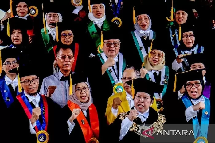 Civitas academica yang terdiri dari warga dan alumni Universitas Indonesia (UI) membacakan seruan kebangsaan yang meminta pelaksanaan pemilihan umum (pemilu) bebas dari segala bentuk intimidasi.