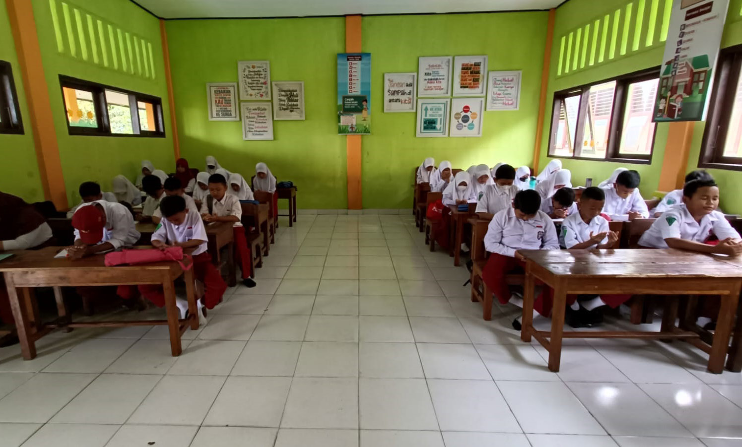 Suasana pembelajaran siswa pada salah satu sekolah di Kota Kendari. (DOK. KENDARI POS)