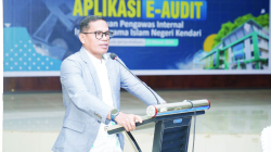Rektor IAIN Kendari Prof Dr. Husain Insawan, M.Ag saat memberikan sambutan usai meluncurkan aplikasi e-Audit. (HUMAS IAIN KENDARI)