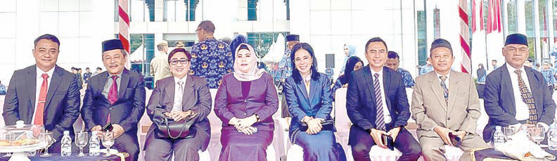 Hj. Isma (tiga dari kiri) bersama pimpinan OPD lingkup Sultra.