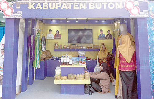 Stand pameran Kabupaten Buton.