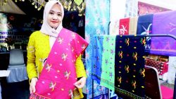 Peringatan HUT ke-60 Provinsi Sulawesi Tenggara dimeriahkan dengan pameran UMKM yang menampilkan berbagai motif tenun di 17 Kabupaten/Kota di Sulawesi Tenggara.