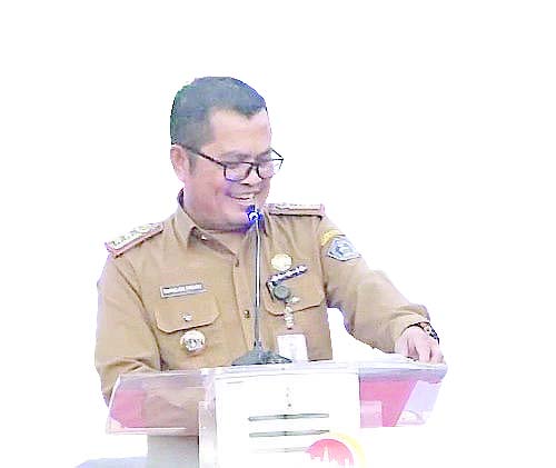 Kepala Bappeda Kota Kendari Cornelius Padang