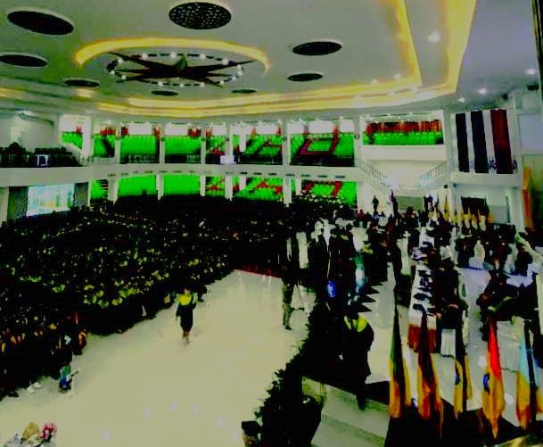 Suasana wisuda UHO gelombang II yang diikuti 996 orang di Auditorium Mokodompit, Rabu (15/5). (Ewin Endang Sahputri/Kendari Pos)