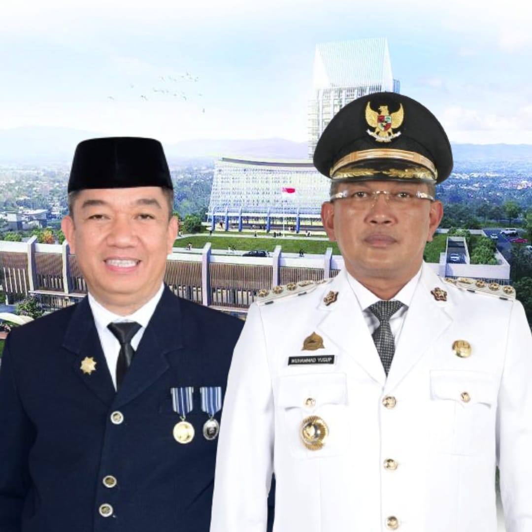 Sekda, Ridwansyah Taridala (kiri) dan Pj Wali Kota Kendari, Muhammad Yusup (Kanan)