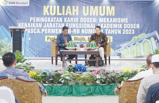 Suasana kuliah umum dengan tema Peningkatan Karir Dosen Mekanisme Kenaikan Jabatan Fungsional Akademik Dosen Pasca PermenPANRB No 1 Tahun 2023. (HUMAS IAIN KENDARI)