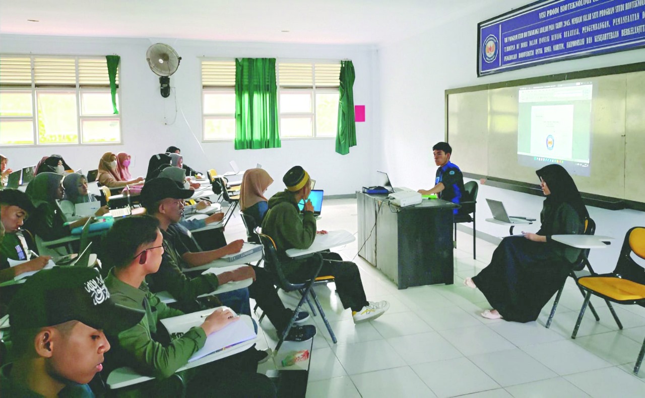 Suasana pembelajaran di FMIPA UHO beberapa waktu lalu.(DOK KENDARI POS)