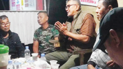 POS KAMLING : Pj Wali Kota Kendari, Muhammad Yusup menggelar ronda malam, kemarin.(AGUS SETIAWAN/KENDARI POS)