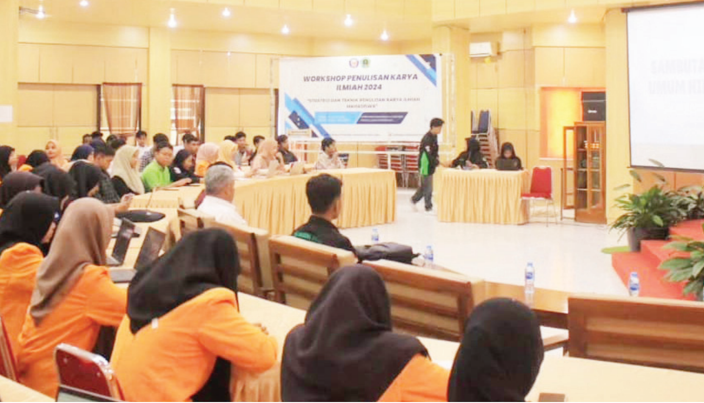 Suasana Workshop Penulisan Karya Ilmiah di aula FP UHO.(EWIN ENDANG SAHPUTRI/KENDARI POS)