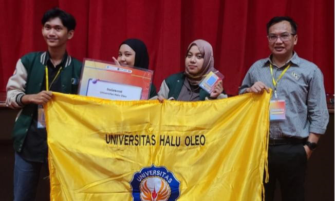 Mahasiswa UHO saat mengikuti KDMI 2024 di Surabaya.(DOK FH UHO FOR KENDARI POS)