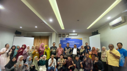 Foto bersama workshop revisi kurikulum dan penyusunan Portofolio pembelajaran pada tanggal 17 hingga 18 Mei 2024 lalu.(EWIN ENDANG SAHPUTRI/KENDARI POS)