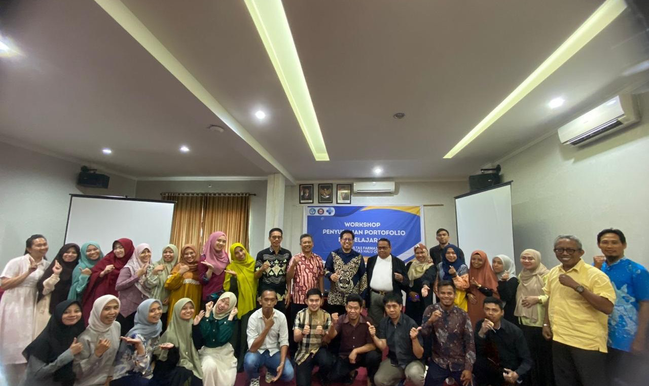 Foto bersama workshop revisi kurikulum dan penyusunan Portofolio pembelajaran pada tanggal 17 hingga 18 Mei 2024 lalu.(EWIN ENDANG SAHPUTRI/KENDARI POS)