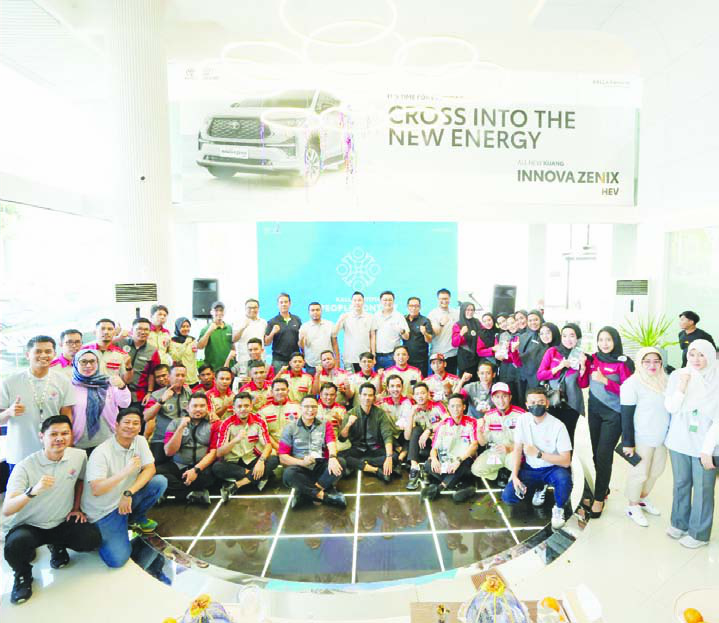 Foto bersama usai kegiatan Kalla Toyota People Contest. (KALLA TOYOTA FOR KENDARI POS)